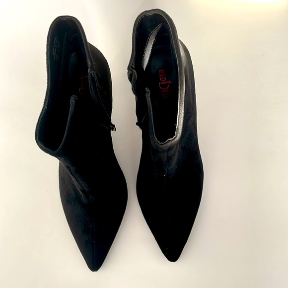 Red delicious booties. - Picture 2 of 7